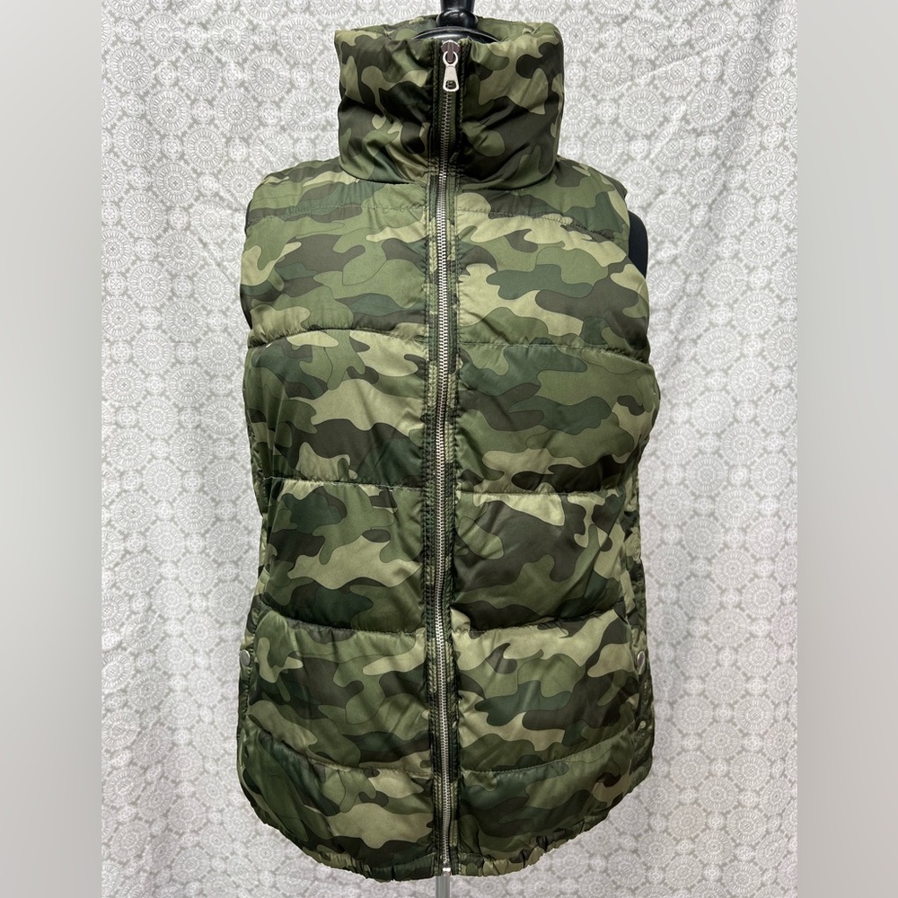Old Navy Heavyweight Puffer Vest - Green Camouflage